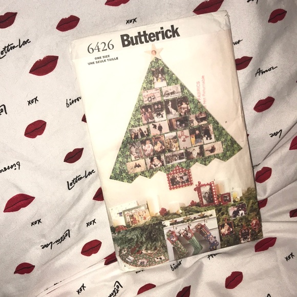 Butterick 6426 one size Christmas memories tree skirt stockings ornament frames - Picture 1 of 2